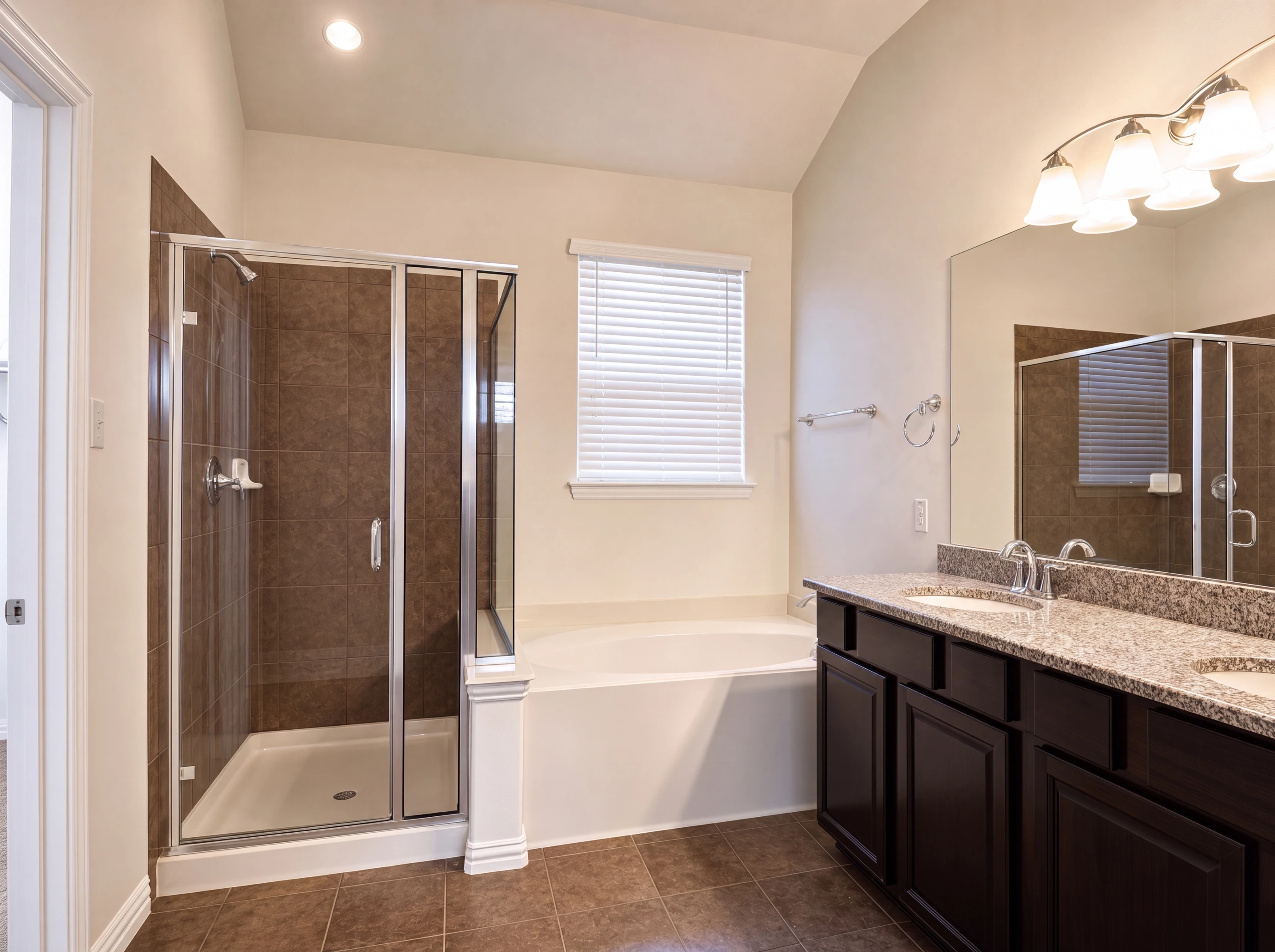 Primary bath, separate shower
